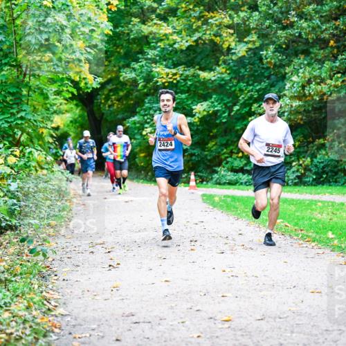 12.10.2025 - Bramfelder Halbmarathon 2025 Dr. Thomas Lammeyer http://msf.ph/oto/9347301 12.10.2025 10:23:18 Laufen 2424, 2245 meine-sportfotos.de