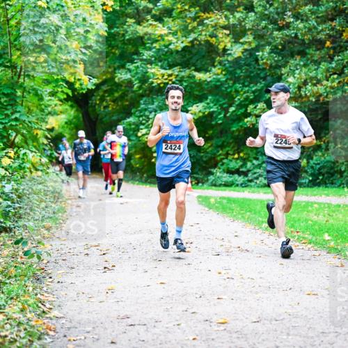 12.10.2025 - Bramfelder Halbmarathon 2025 Dr. Thomas Lammeyer http://msf.ph/oto/9347303 12.10.2025 10:23:18 Laufen 2245, 2424 meine-sportfotos.de