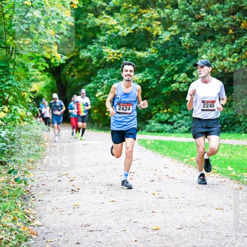 12.10.2025 - Bramfelder Halbmarathon 2025 Dr. Thomas Lammeyer http://msf.ph/oto/9347304 12.10.2025 10:23:18 Laufen 2245, 2424 meine-sportfotos.de