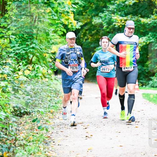 12.10.2025 - Bramfelder Halbmarathon 2025 Dr. Thomas Lammeyer http://msf.ph/oto/9347333 12.10.2025 10:23:24 Laufen 2879, 2611, 2475 meine-sportfotos.de