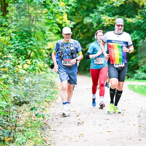 12.10.2025 - Bramfelder Halbmarathon 2025 Dr. Thomas Lammeyer http://msf.ph/oto/9347335 12.10.2025 10:23:24 Laufen 2879, 2611, 2473 meine-sportfotos.de