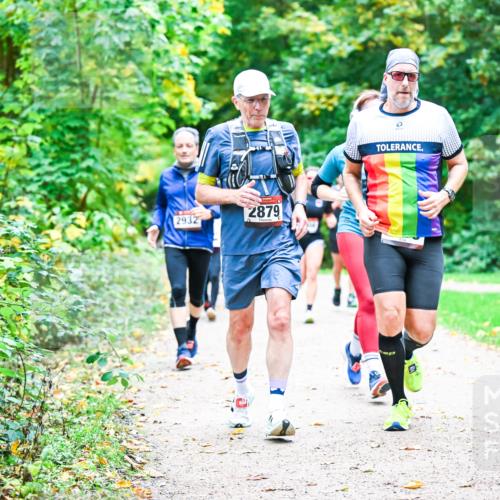12.10.2025 - Bramfelder Halbmarathon 2025 Dr. Thomas Lammeyer http://msf.ph/oto/9347342 12.10.2025 10:23:25 Laufen 2932, 2879 meine-sportfotos.de