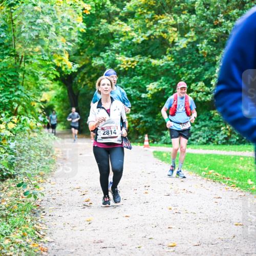 12.10.2025 - Bramfelder Halbmarathon 2025 Dr. Thomas Lammeyer http://msf.ph/oto/9347358 12.10.2025 10:23:28 Laufen 2814, 2673 meine-sportfotos.de