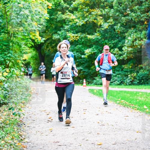 12.10.2025 - Bramfelder Halbmarathon 2025 Dr. Thomas Lammeyer http://msf.ph/oto/9347359 12.10.2025 10:23:29 Laufen 2814, 2673 meine-sportfotos.de