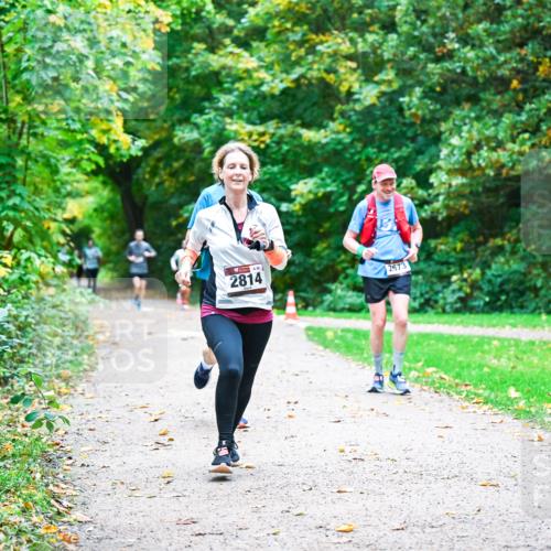 12.10.2025 - Bramfelder Halbmarathon 2025 Dr. Thomas Lammeyer http://msf.ph/oto/9347361 12.10.2025 10:23:29 Laufen 2814, 2673 meine-sportfotos.de