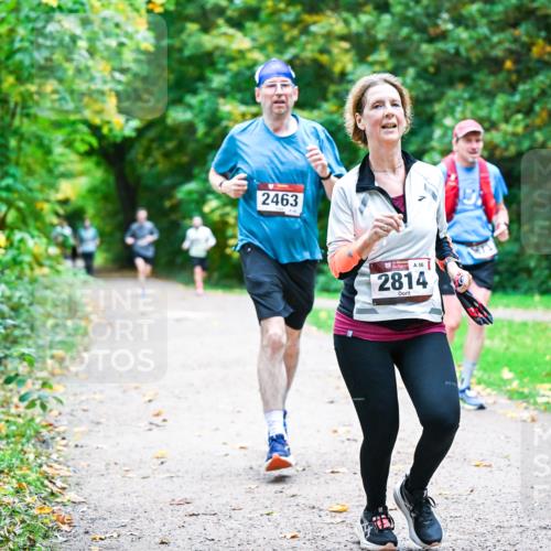 12.10.2025 - Bramfelder Halbmarathon 2025 Dr. Thomas Lammeyer http://msf.ph/oto/9347368 12.10.2025 10:23:30 Laufen 2463, 56, 2814 meine-sportfotos.de
