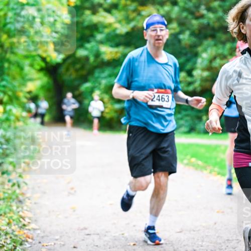 12.10.2025 - Bramfelder Halbmarathon 2025 Dr. Thomas Lammeyer http://msf.ph/oto/9347371 12.10.2025 10:23:30 Laufen 2463, 34, 2814 meine-sportfotos.de