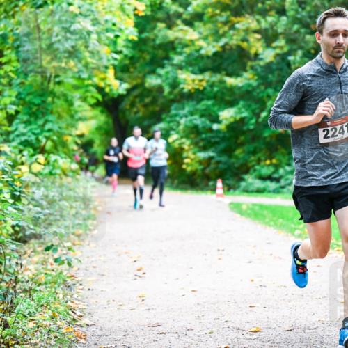 12.10.2025 - Bramfelder Halbmarathon 2025 Dr. Thomas Lammeyer http://msf.ph/oto/9347392 12.10.2025 10:23:37 Laufen 2241 meine-sportfotos.de