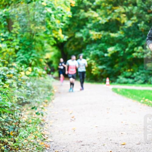 12.10.2025 - Bramfelder Halbmarathon 2025 Dr. Thomas Lammeyer http://msf.ph/oto/9347394 12.10.2025 10:23:37 Laufen 2241 meine-sportfotos.de