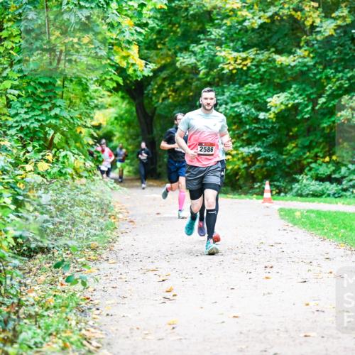 12.10.2025 - Bramfelder Halbmarathon 2025 Dr. Thomas Lammeyer http://msf.ph/oto/9347399 12.10.2025 10:23:40 Laufen 2586 meine-sportfotos.de