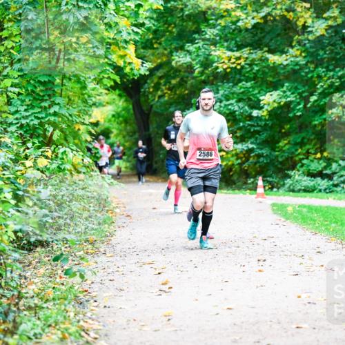 12.10.2025 - Bramfelder Halbmarathon 2025 Dr. Thomas Lammeyer http://msf.ph/oto/9347400 12.10.2025 10:23:40 Laufen 2586 meine-sportfotos.de