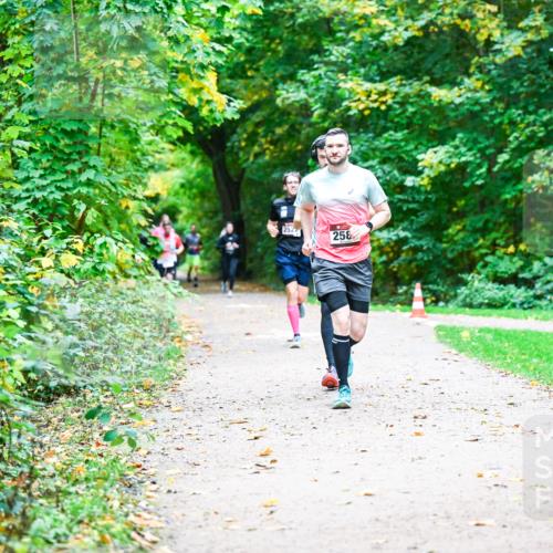 12.10.2025 - Bramfelder Halbmarathon 2025 Dr. Thomas Lammeyer http://msf.ph/oto/9347402 12.10.2025 10:23:40 Laufen 2522, 25 meine-sportfotos.de
