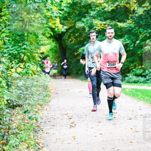 12.10.2025 - Bramfelder Halbmarathon 2025 Dr. Thomas Lammeyer http://msf.ph/oto/9347408 12.10.2025 10:23:41 Laufen 2586 meine-sportfotos.de
