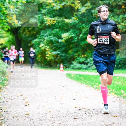 12.10.2025 - Bramfelder Halbmarathon 2025 Dr. Thomas Lammeyer http://msf.ph/oto/9347424 12.10.2025 10:23:44 Laufen 2522, 6 meine-sportfotos.de