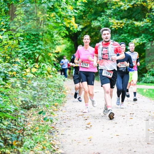 12.10.2025 - Bramfelder Halbmarathon 2025 Dr. Thomas Lammeyer http://msf.ph/oto/9347450 12.10.2025 10:23:51 Laufen 2752, 2624, 2715 meine-sportfotos.de