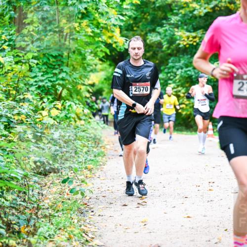 12.10.2025 - Bramfelder Halbmarathon 2025 Dr. Thomas Lammeyer http://msf.ph/oto/9347465 12.10.2025 10:23:54 Laufen 2570, 2505, 2752 meine-sportfotos.de