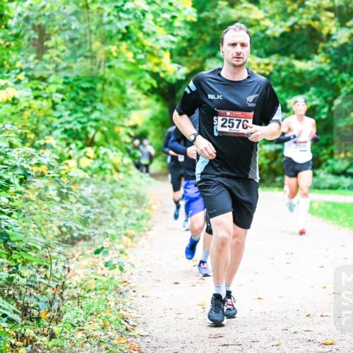 12.10.2025 - Bramfelder Halbmarathon 2025 Dr. Thomas Lammeyer http://msf.ph/oto/9347469 12.10.2025 10:23:55 Laufen 2576 meine-sportfotos.de