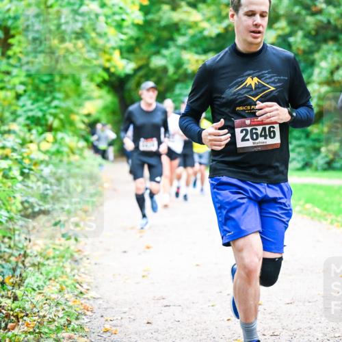 12.10.2025 - Bramfelder Halbmarathon 2025 Dr. Thomas Lammeyer http://msf.ph/oto/9347475 12.10.2025 10:23:56 Laufen 2646, 2505 meine-sportfotos.de