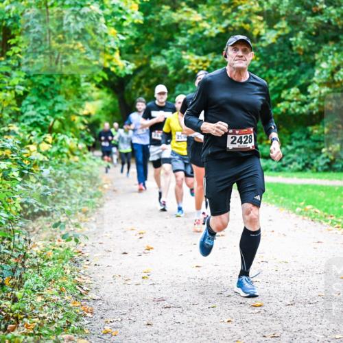 12.10.2025 - Bramfelder Halbmarathon 2025 Dr. Thomas Lammeyer http://msf.ph/oto/9347485 12.10.2025 10:23:58 Laufen 2428 meine-sportfotos.de