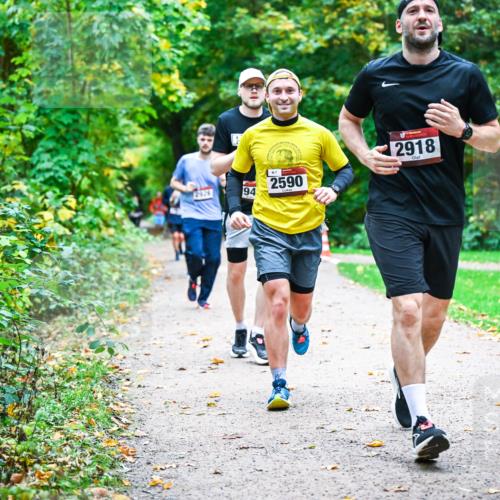 12.10.2025 - Bramfelder Halbmarathon 2025 Dr. Thomas Lammeyer http://msf.ph/oto/9347494 12.10.2025 10:24:00 Laufen 2926, 94, 2590, 2918, 2869 meine-sportfotos.de