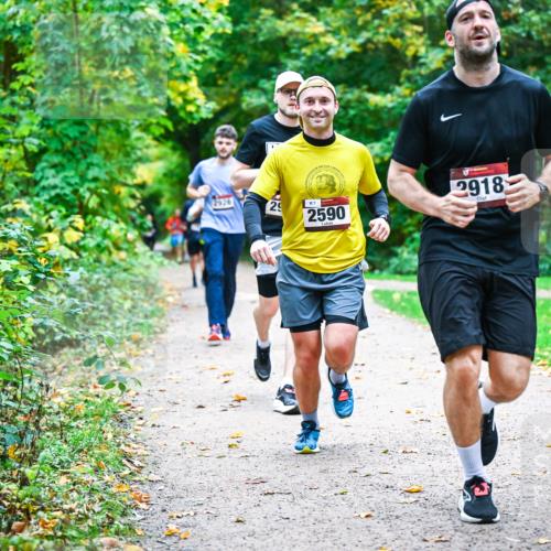 12.10.2025 - Bramfelder Halbmarathon 2025 Dr. Thomas Lammeyer http://msf.ph/oto/9347495 12.10.2025 10:24:00 Laufen 2926, 29, 87, 2918, 2590 meine-sportfotos.de