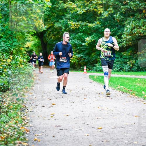 12.10.2025 - Bramfelder Halbmarathon 2025 Dr. Thomas Lammeyer http://msf.ph/oto/9347525 12.10.2025 10:24:06 Laufen 2464, 2193 meine-sportfotos.de