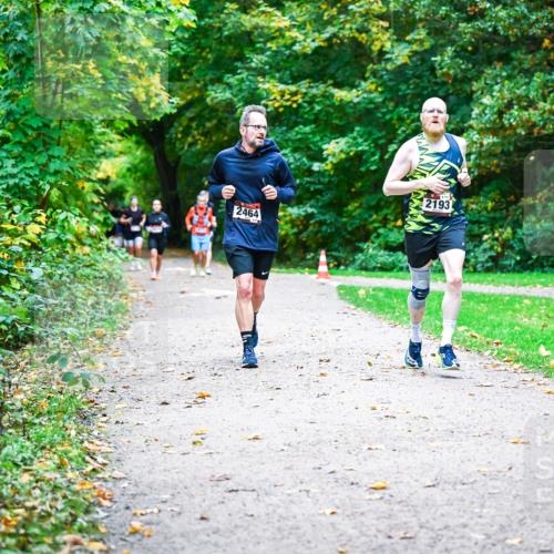 12.10.2025 - Bramfelder Halbmarathon 2025 Dr. Thomas Lammeyer http://msf.ph/oto/9347527 12.10.2025 10:24:06 Laufen 2464, 2193 meine-sportfotos.de