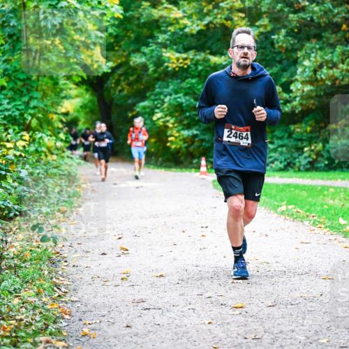 12.10.2025 - Bramfelder Halbmarathon 2025 Dr. Thomas Lammeyer http://msf.ph/oto/9347537 12.10.2025 10:24:08 Laufen 2464 meine-sportfotos.de