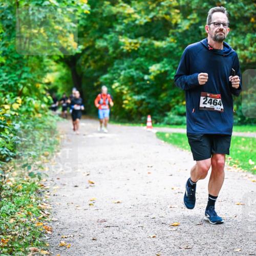 12.10.2025 - Bramfelder Halbmarathon 2025 Dr. Thomas Lammeyer http://msf.ph/oto/9347540 12.10.2025 10:24:08 Laufen 2464, 47 meine-sportfotos.de