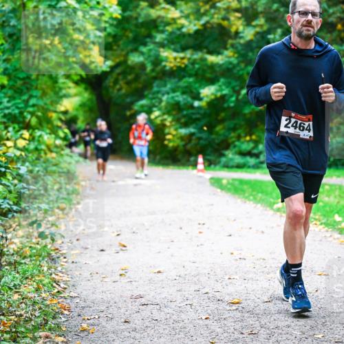 12.10.2025 - Bramfelder Halbmarathon 2025 Dr. Thomas Lammeyer http://msf.ph/oto/9347541 12.10.2025 10:24:08 Laufen 2464, 47 meine-sportfotos.de