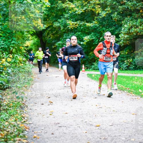 12.10.2025 - Bramfelder Halbmarathon 2025 Dr. Thomas Lammeyer http://msf.ph/oto/9347554 12.10.2025 10:24:14 Laufen 2674, 2675, 42 meine-sportfotos.de