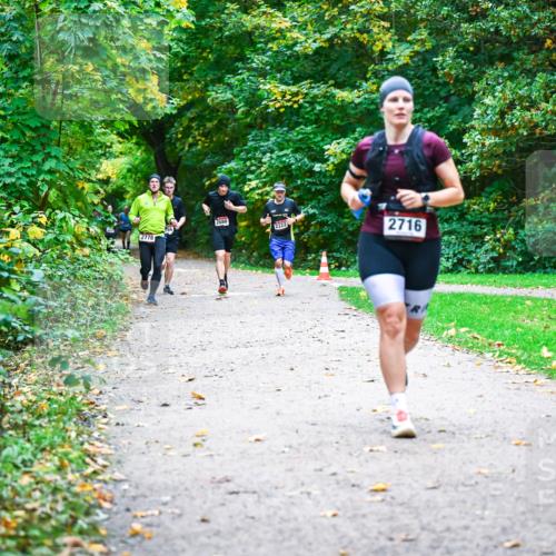 12.10.2025 - Bramfelder Halbmarathon 2025 Dr. Thomas Lammeyer http://msf.ph/oto/9347570 12.10.2025 10:24:16 Laufen 2778, 2680, 2322, 2716, 26, 26 meine-sportfotos.de