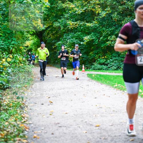 12.10.2025 - Bramfelder Halbmarathon 2025 Dr. Thomas Lammeyer http://msf.ph/oto/9347577 12.10.2025 10:24:17 Laufen 2778, 2322, 2716 meine-sportfotos.de