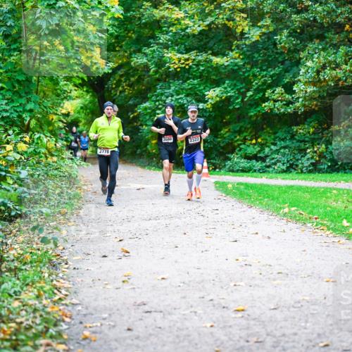 12.10.2025 - Bramfelder Halbmarathon 2025 Dr. Thomas Lammeyer http://msf.ph/oto/9347581 12.10.2025 10:24:18 Laufen 2778, 2680, 2322 meine-sportfotos.de