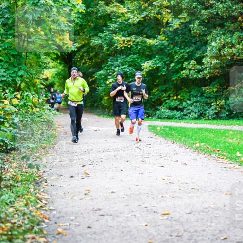 12.10.2025 - Bramfelder Halbmarathon 2025 Dr. Thomas Lammeyer http://msf.ph/oto/9347583 12.10.2025 10:24:18 Laufen 2778, 2680, 2322 meine-sportfotos.de