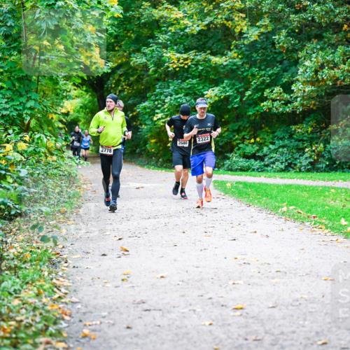 12.10.2025 - Bramfelder Halbmarathon 2025 Dr. Thomas Lammeyer http://msf.ph/oto/9347585 12.10.2025 10:24:19 Laufen 2322, 2680, 2778 meine-sportfotos.de