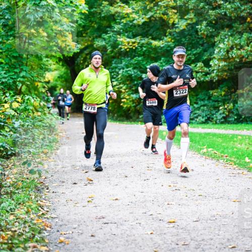 12.10.2025 - Bramfelder Halbmarathon 2025 Dr. Thomas Lammeyer http://msf.ph/oto/9347595 12.10.2025 10:24:20 Laufen 2680, 2778, 2322, 20 meine-sportfotos.de
