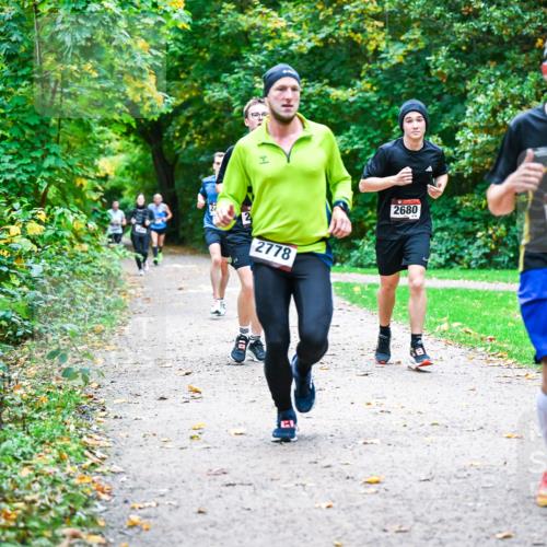 12.10.2025 - Bramfelder Halbmarathon 2025 Dr. Thomas Lammeyer http://msf.ph/oto/9347602 12.10.2025 10:24:21 Laufen 2778, 2680, 2322 meine-sportfotos.de