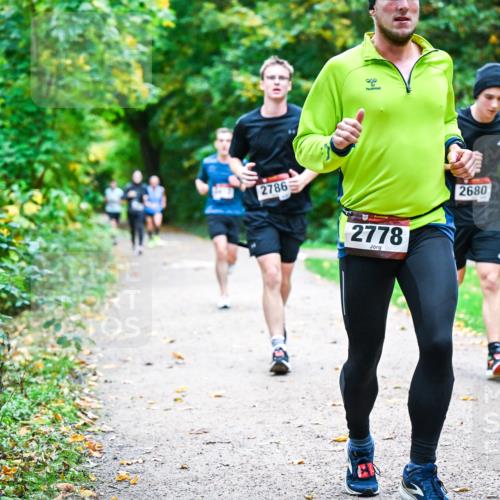 12.10.2025 - Bramfelder Halbmarathon 2025 Dr. Thomas Lammeyer http://msf.ph/oto/9347607 12.10.2025 10:24:22 Laufen 2786, 2778, 2680 meine-sportfotos.de