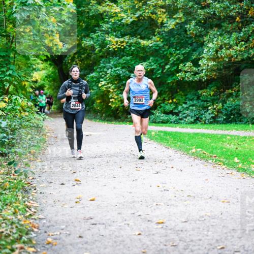 12.10.2025 - Bramfelder Halbmarathon 2025 Dr. Thomas Lammeyer http://msf.ph/oto/9347620 12.10.2025 10:24:28 Laufen 2992, 2844 meine-sportfotos.de