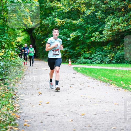 12.10.2025 - Bramfelder Halbmarathon 2025 Dr. Thomas Lammeyer http://msf.ph/oto/9347645 12.10.2025 10:24:32 Laufen 2818 meine-sportfotos.de