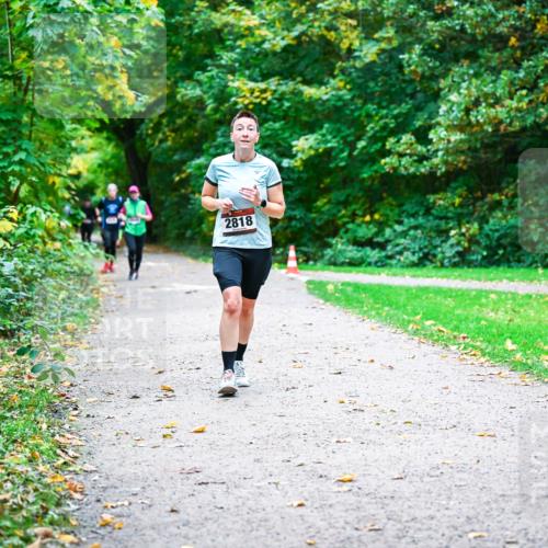 12.10.2025 - Bramfelder Halbmarathon 2025 Dr. Thomas Lammeyer http://msf.ph/oto/9347647 12.10.2025 10:24:32 Laufen 2818 meine-sportfotos.de