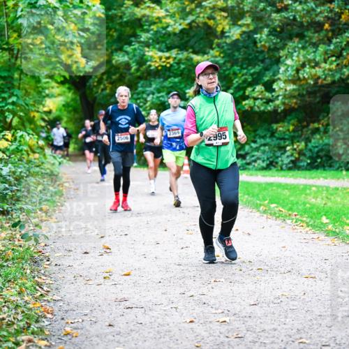 12.10.2025 - Bramfelder Halbmarathon 2025 Dr. Thomas Lammeyer http://msf.ph/oto/9347669 12.10.2025 10:24:39 Laufen 2506, 2369, 2995, 81 meine-sportfotos.de