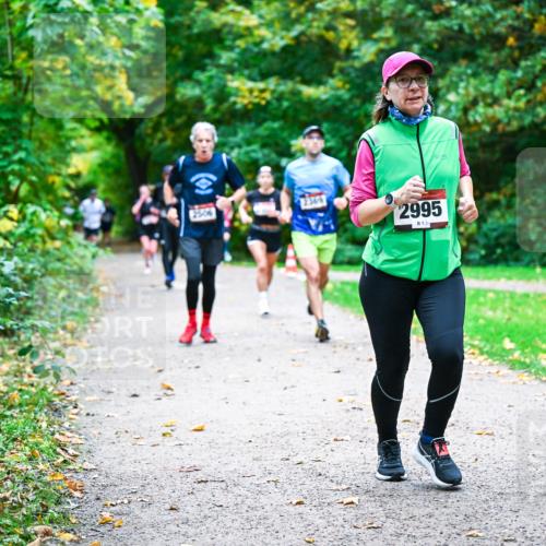 12.10.2025 - Bramfelder Halbmarathon 2025 Dr. Thomas Lammeyer http://msf.ph/oto/9347674 12.10.2025 10:24:39 Laufen 3366, 2995, 1 meine-sportfotos.de