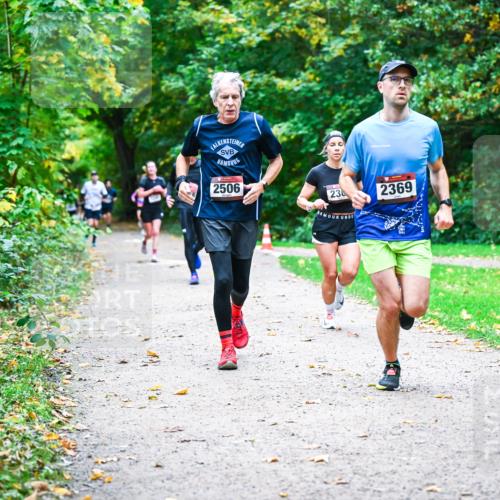 12.10.2025 - Bramfelder Halbmarathon 2025 Dr. Thomas Lammeyer http://msf.ph/oto/9347681 12.10.2025 10:24:41 Laufen 2506, 23, 2369 meine-sportfotos.de