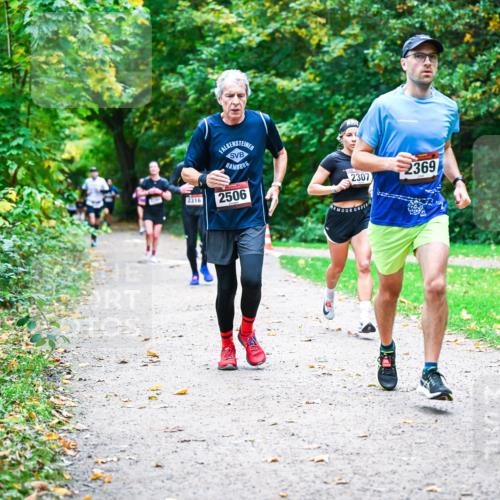 12.10.2025 - Bramfelder Halbmarathon 2025 Dr. Thomas Lammeyer http://msf.ph/oto/9347682 12.10.2025 10:24:41 Laufen 2316, 2506, 2369, 2307 meine-sportfotos.de