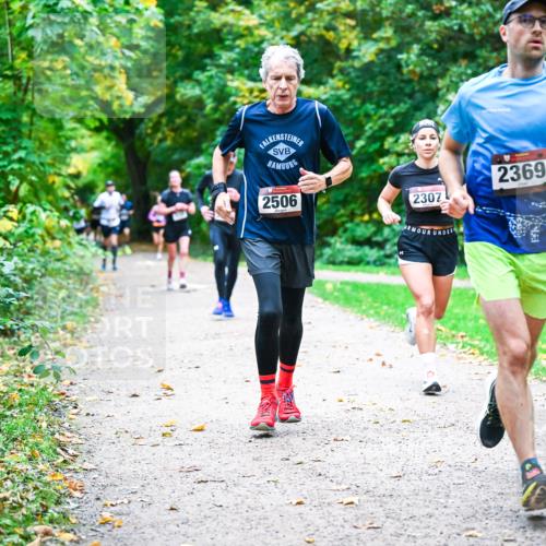 12.10.2025 - Bramfelder Halbmarathon 2025 Dr. Thomas Lammeyer http://msf.ph/oto/9347685 12.10.2025 10:24:41 Laufen 2506, 2369, 2307 meine-sportfotos.de