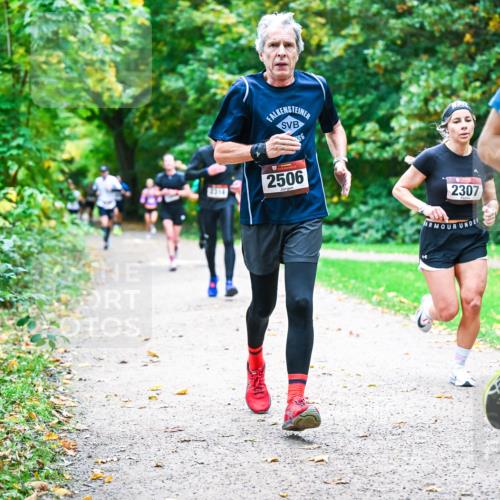 12.10.2025 - Bramfelder Halbmarathon 2025 Dr. Thomas Lammeyer http://msf.ph/oto/9347688 12.10.2025 10:24:42 Laufen 2506, 2307, 2369 meine-sportfotos.de