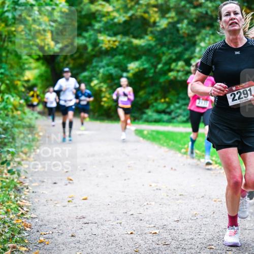12.10.2025 - Bramfelder Halbmarathon 2025 Dr. Thomas Lammeyer http://msf.ph/oto/9347715 12.10.2025 10:24:46 Laufen 2177, 2291 meine-sportfotos.de