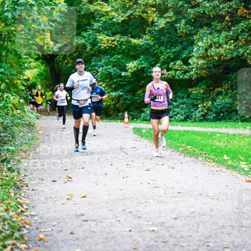 12.10.2025 - Bramfelder Halbmarathon 2025 Dr. Thomas Lammeyer http://msf.ph/oto/9347721 12.10.2025 10:24:48 Laufen 2681, 2405, 41 meine-sportfotos.de